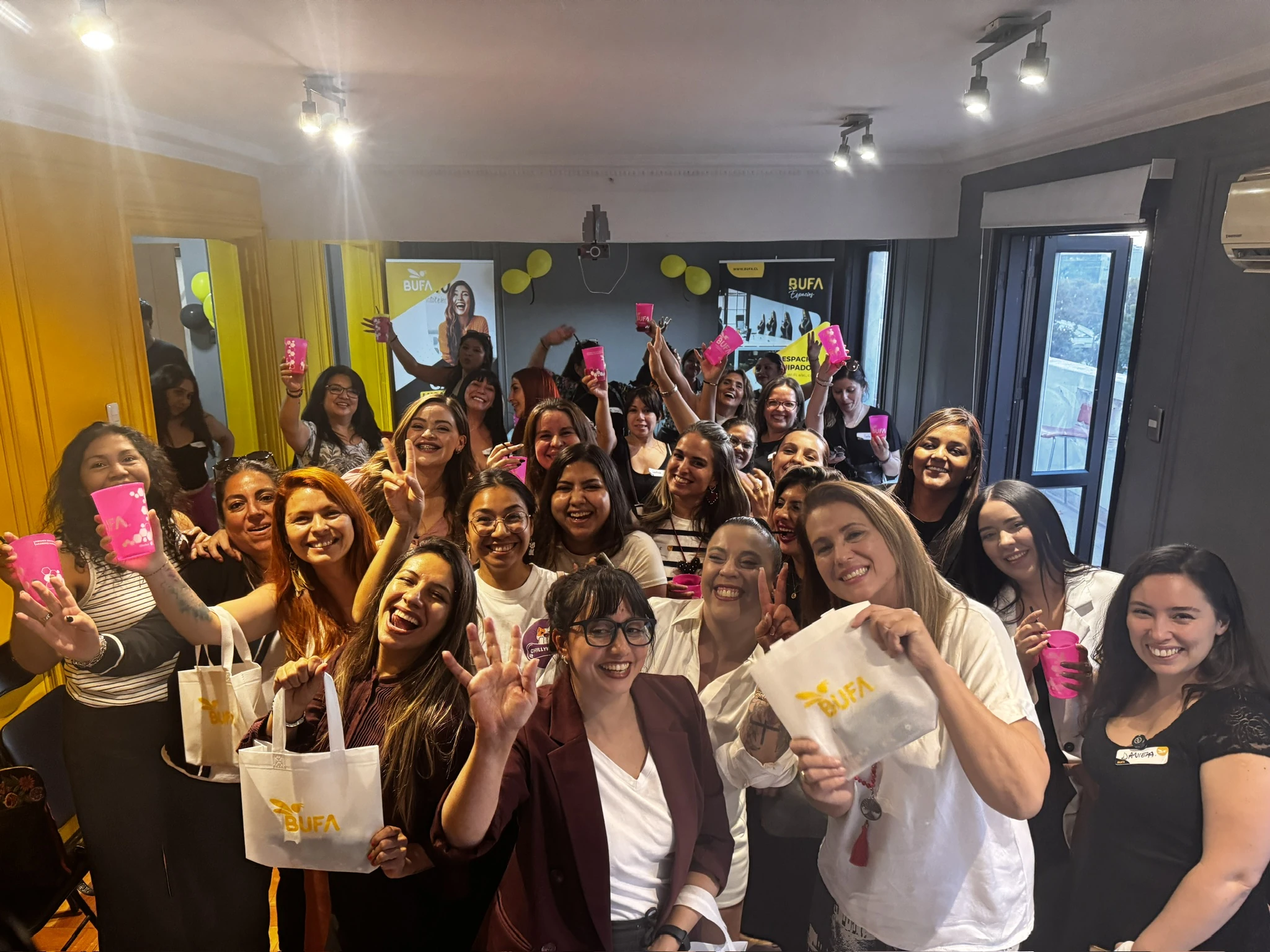 Comunidad BUFA reunida en una actividad para emprendedores