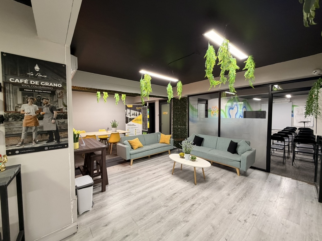 Sala, recepción y espacio de trabajo real de BUFA