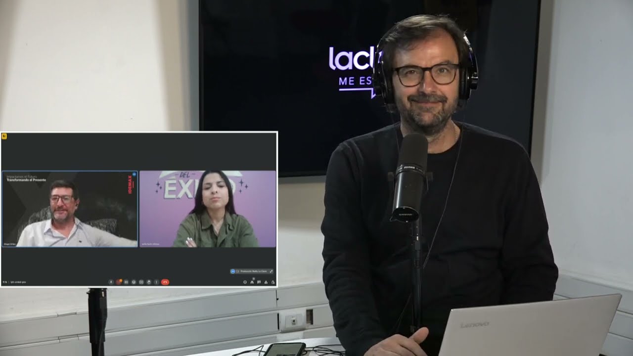 Miniatura de entrevista en estudio